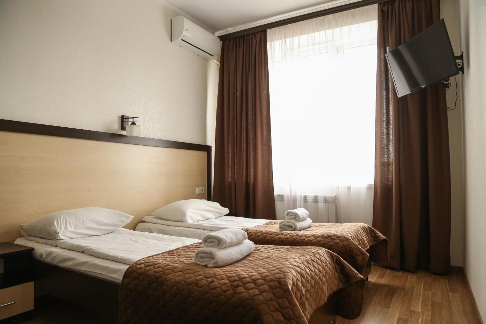 Hotel Koral Chernivtsi Exterior foto
